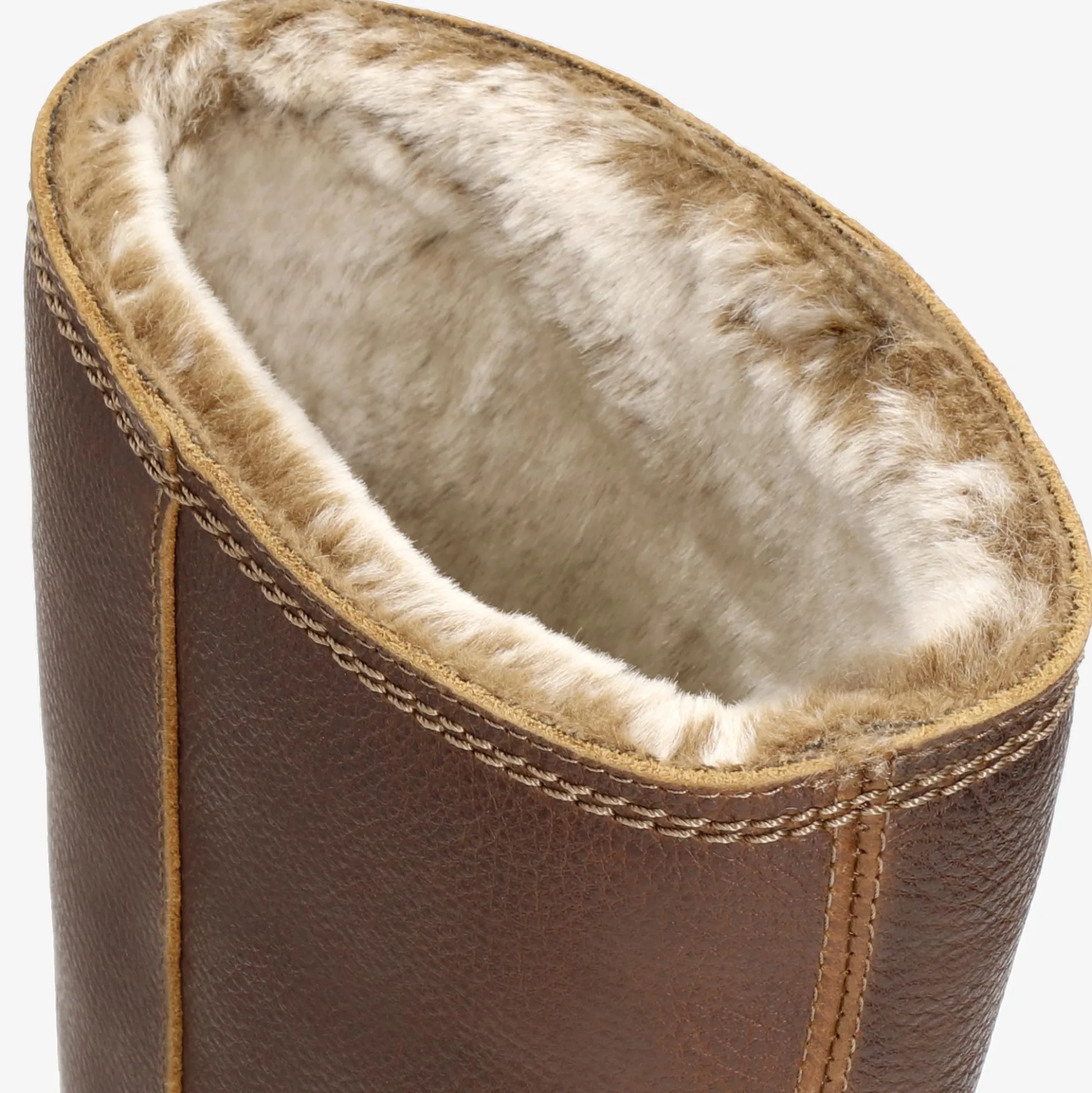 Bambina Botas de piel con forro interior de pelo.