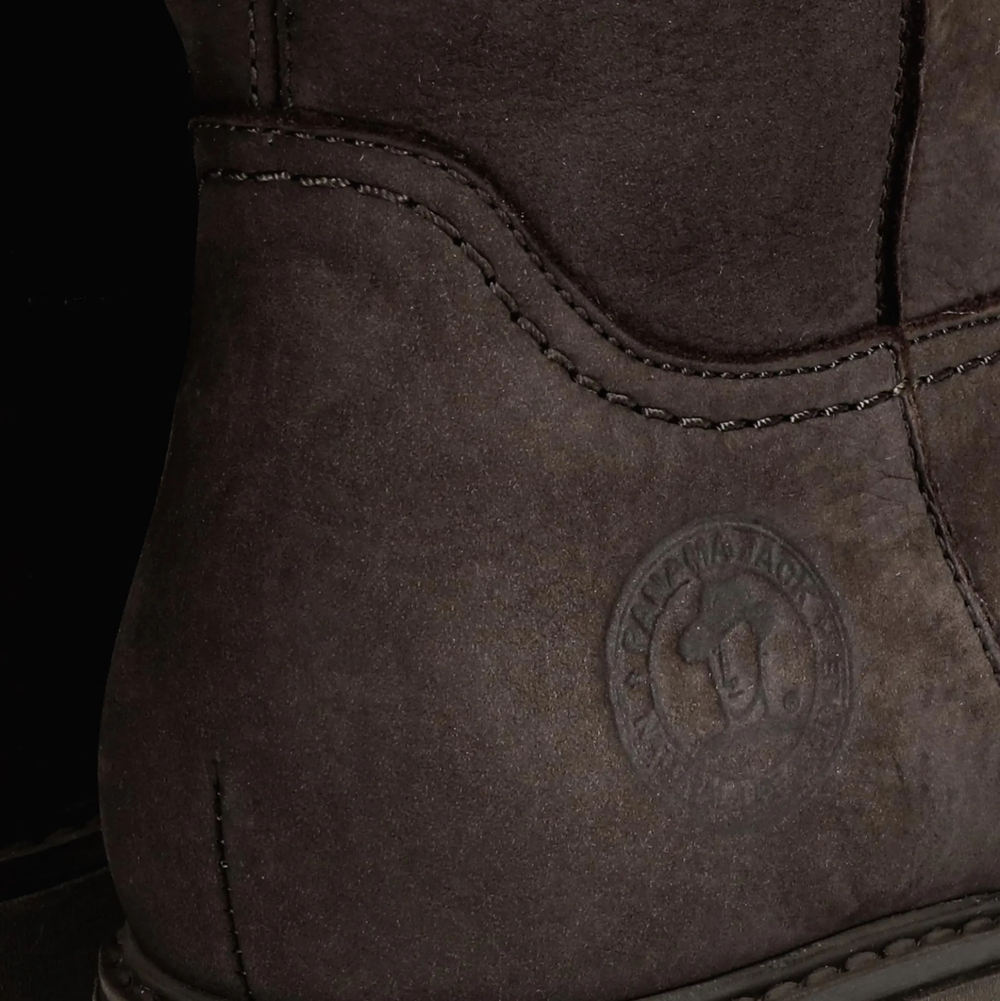 Bambina Igloo Botas de piel con forro interior de pelo natural.