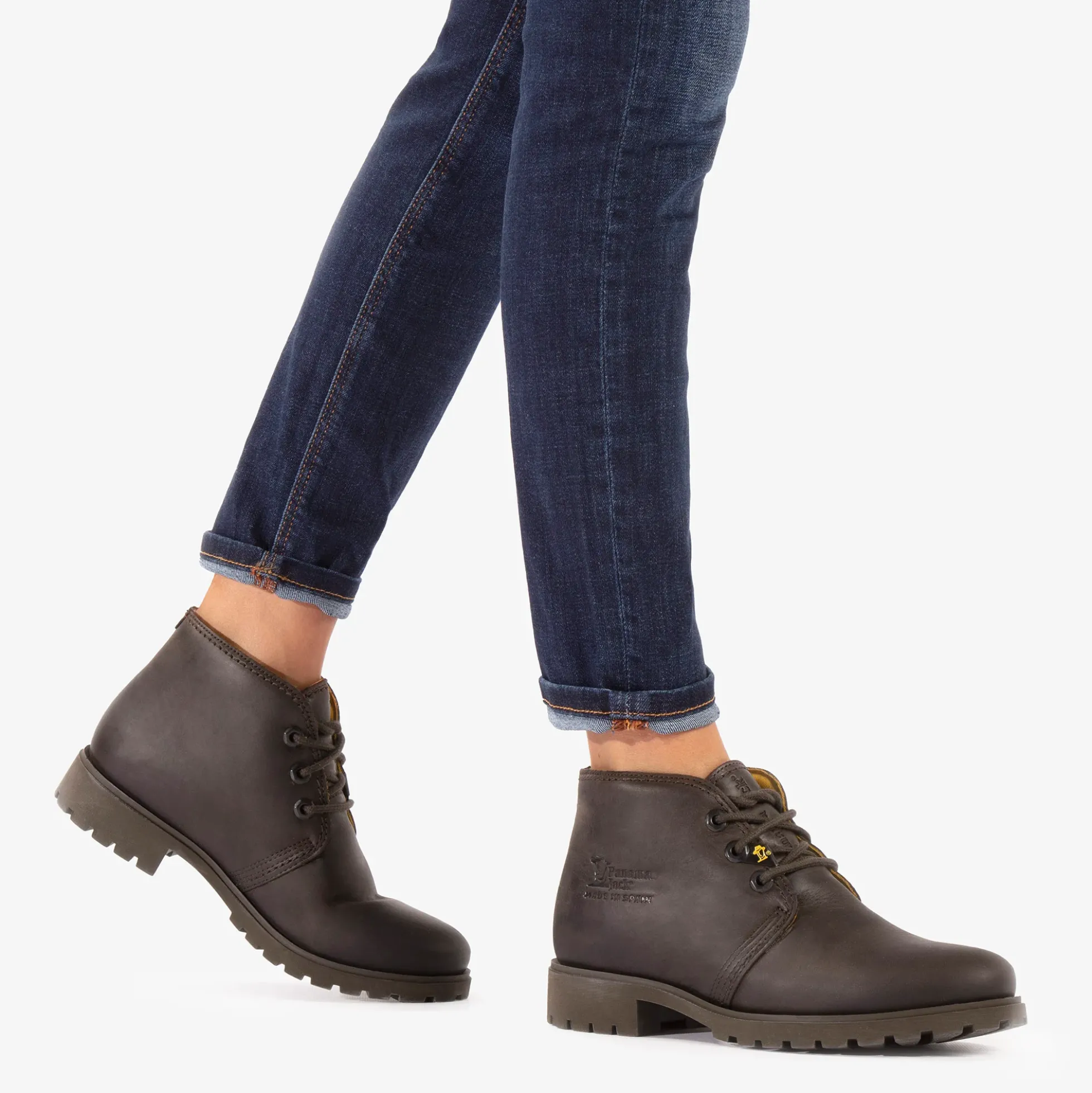 Bota Panama Botín de piel con forro interior de piel.