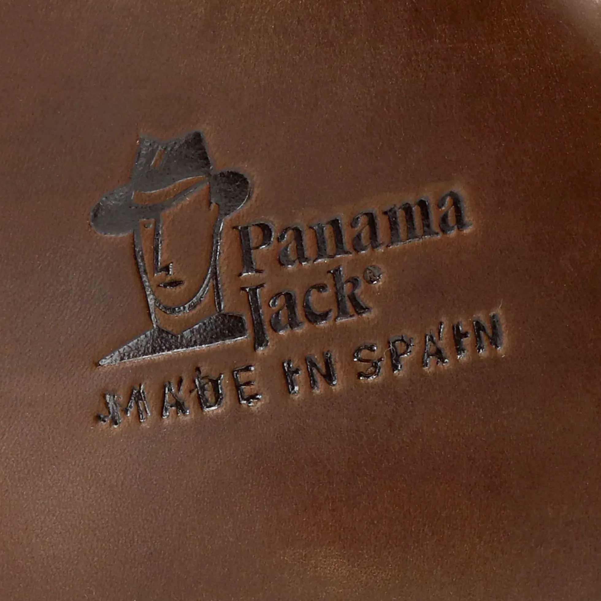 Bota Panama Igloo Botín de piel con forro interior de pelo natural.