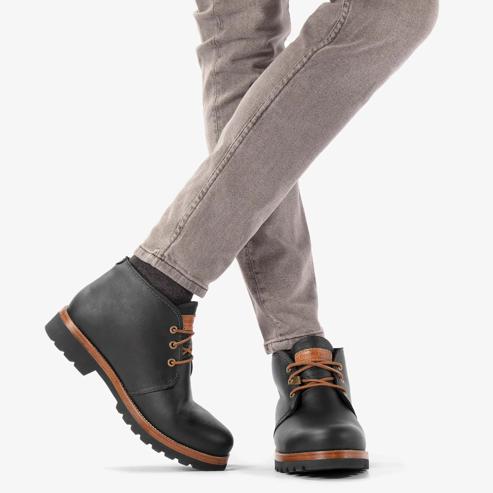 Bota Panama Igloo Botín de piel con forro interior de pelo natural.