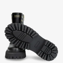 Carlyn Botas de piel con forro interior de coolmax.