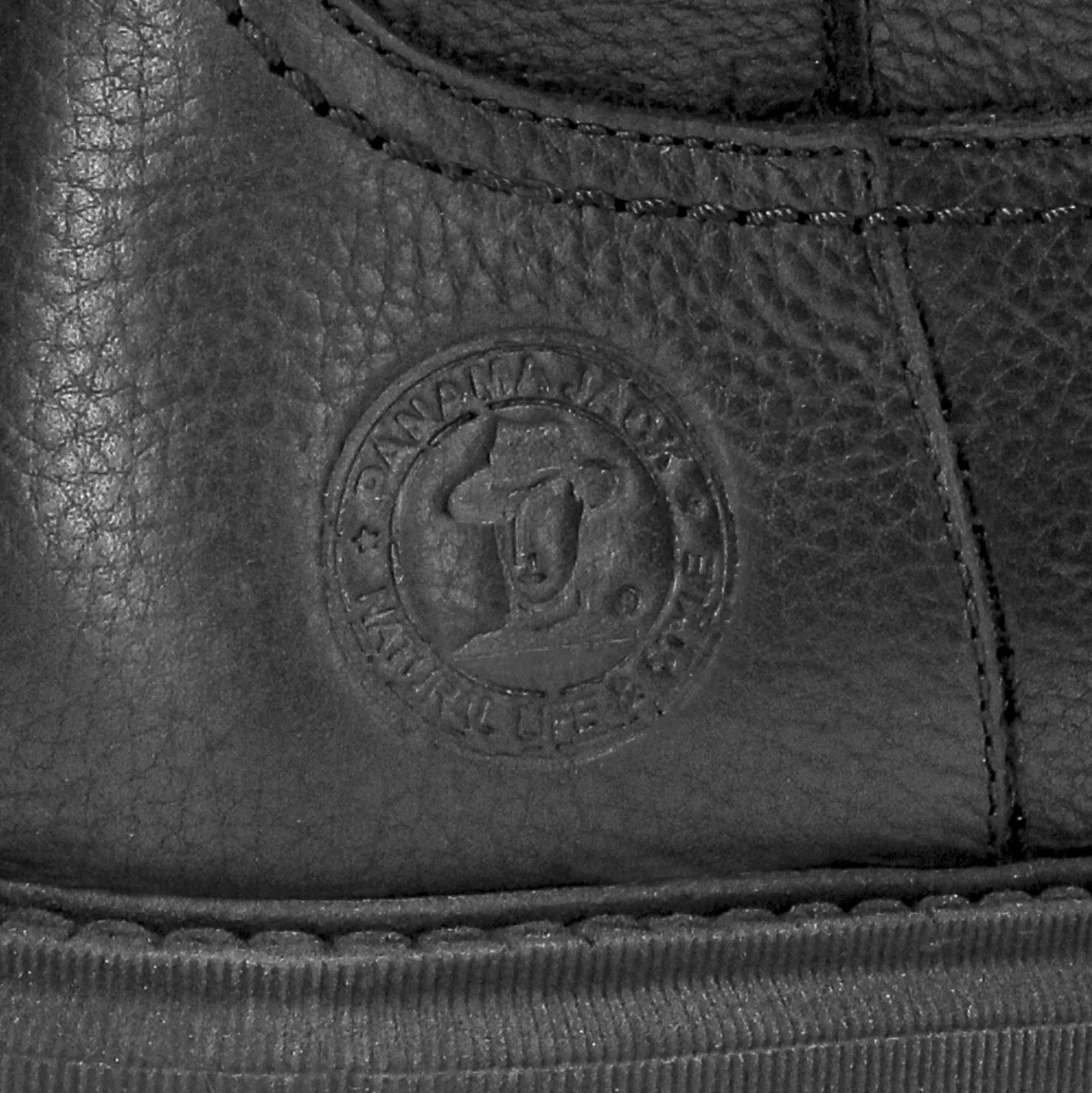 Charlotte Botas de piel con forro interior de pelo.