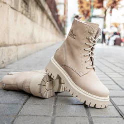 Farai Botas de piel con forro interior de pelo.