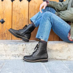 Fara Trav Botas de piel con forro interior de pelo.