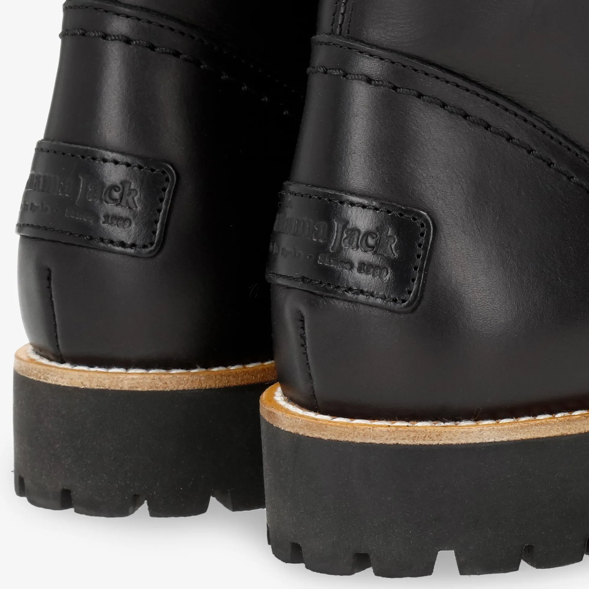 Fara Trav Botas de piel con forro interior de pelo.