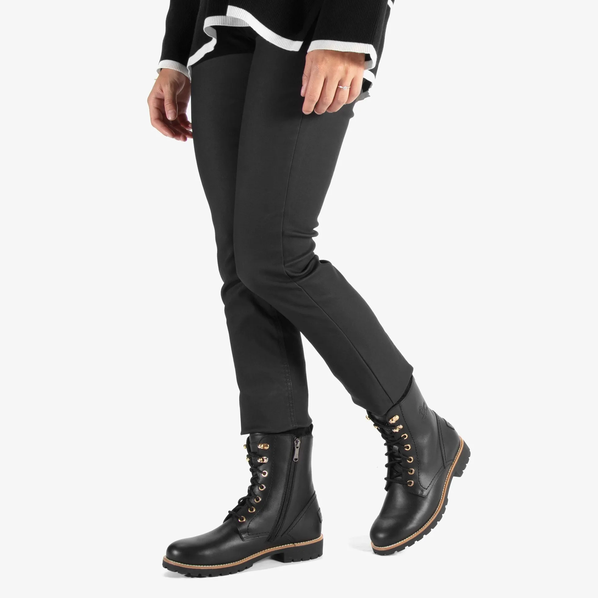 Fara Trav Botas de piel con forro interior de pelo.