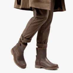 Faruk Botas de piel con forro interior de pelo.