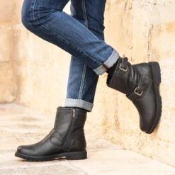 Faust Botas de piel con forro interior de pelo.