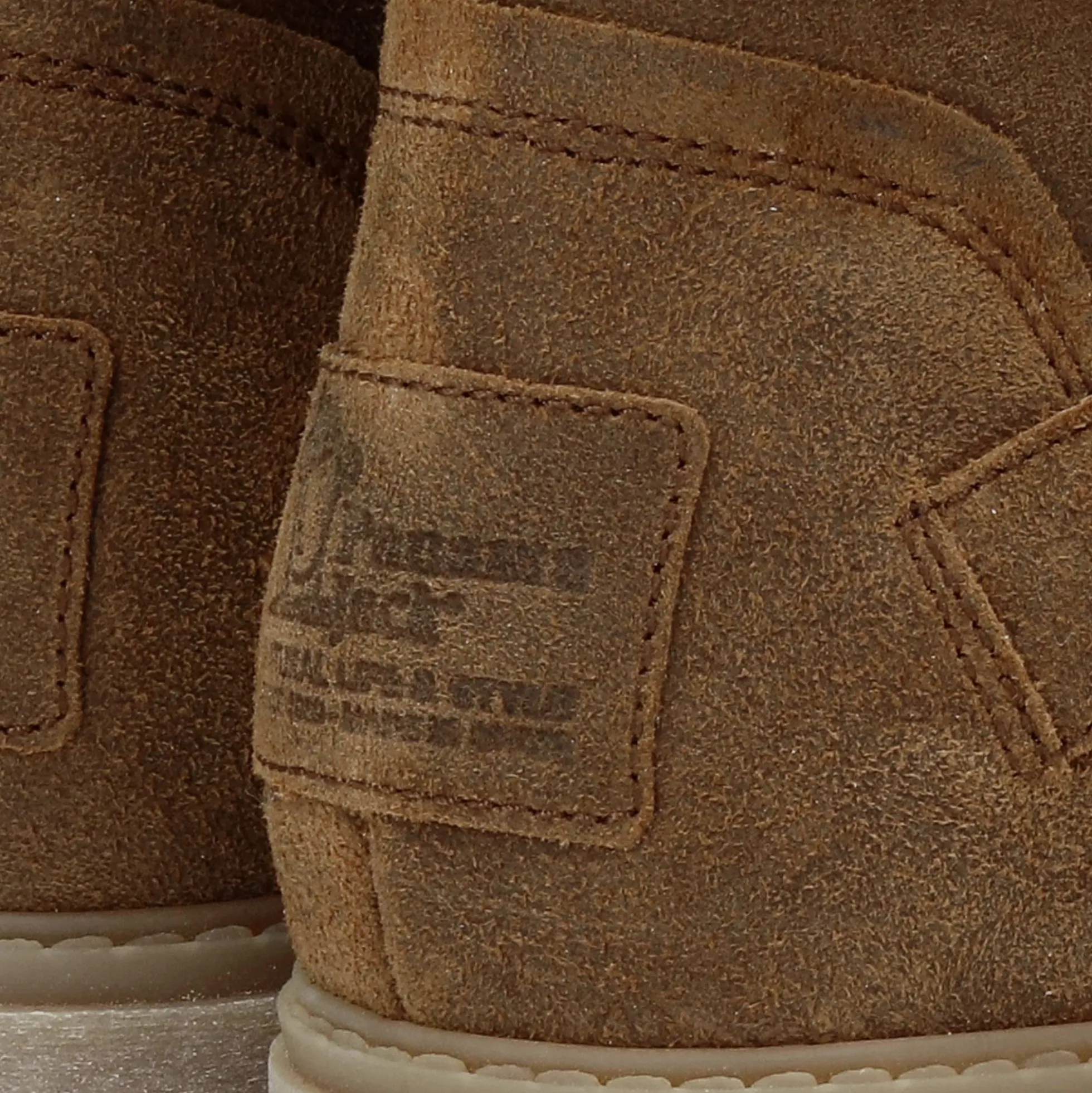 Felina Botas de piel con forro interior de piel.