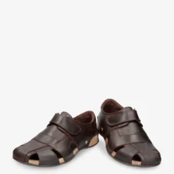 Fletcher Basics Sandalias de piel con forro interior de piel.