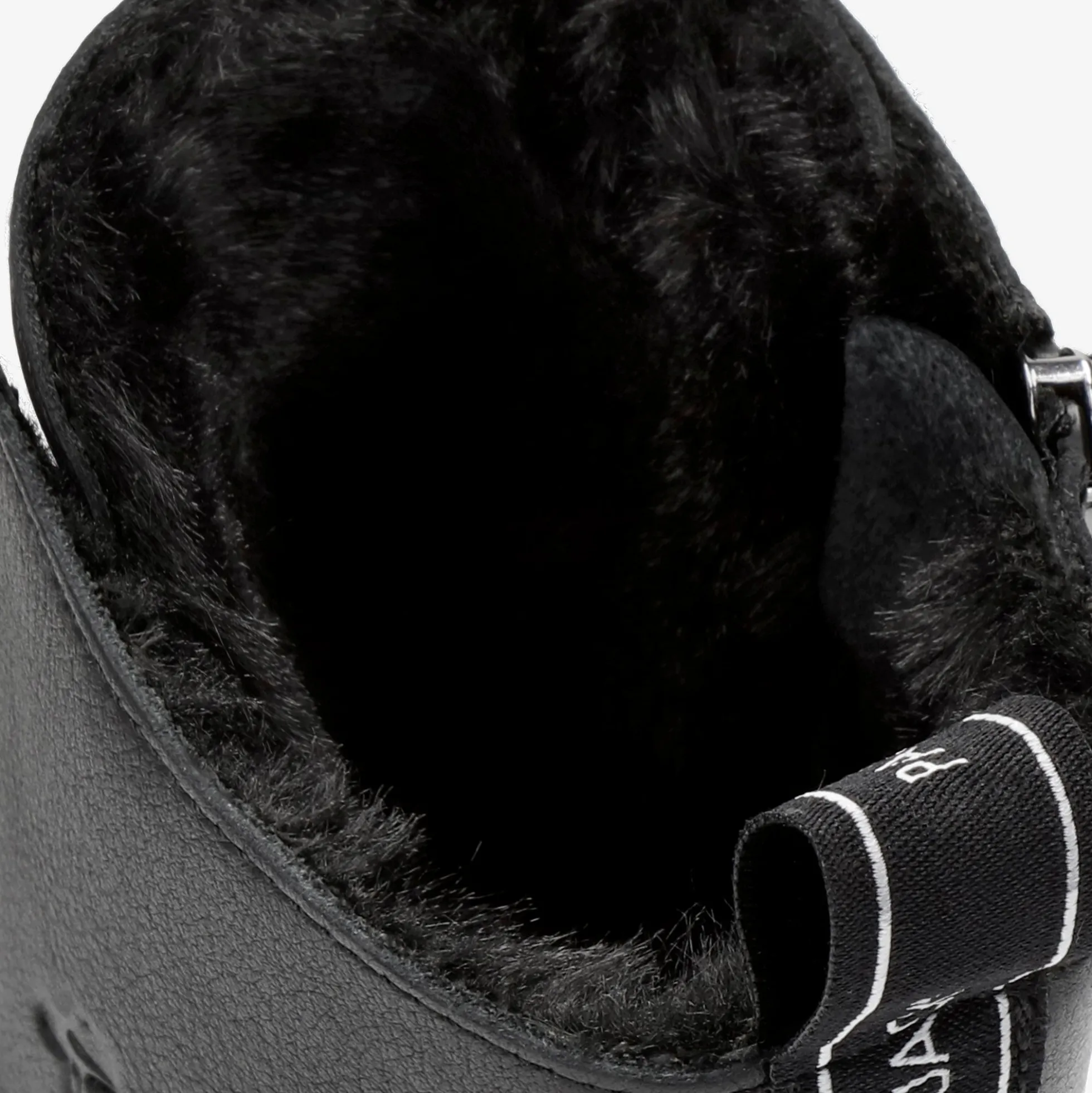 Frisia Botas de piel con forro interior de pelo.