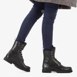 Frisia Botas de piel con forro interior de pelo.