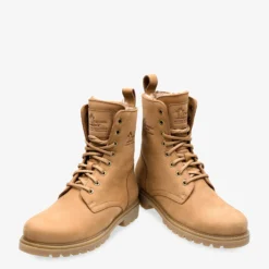 Frisia Botas de piel con forro interior de pelo.