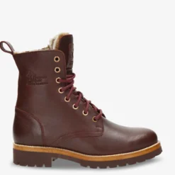 Frisia Botas de piel con forro interior de pelo.