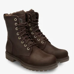Frisia Botas de piel con forro interior de pelo.
