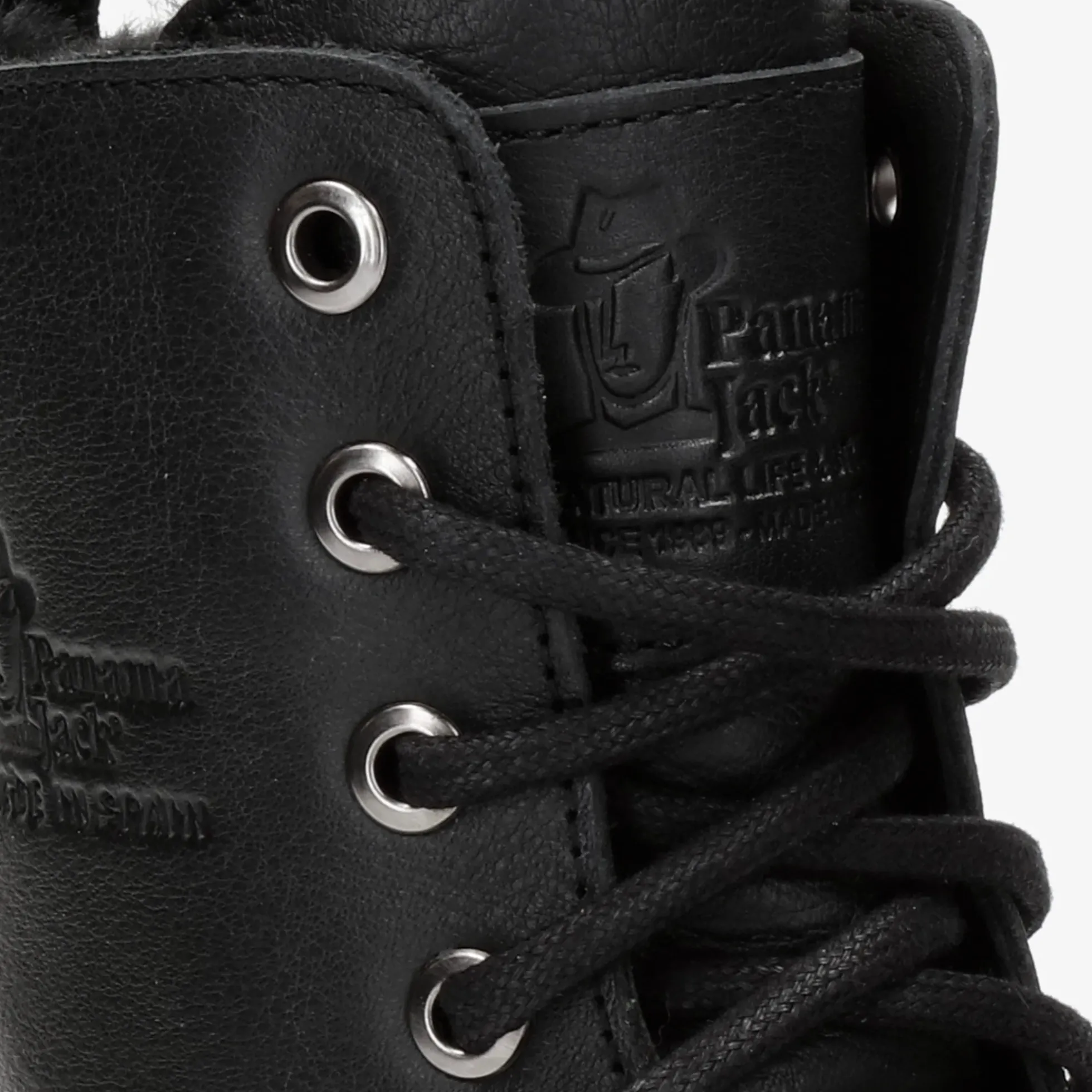 Frisia Botas de piel con forro interior de pelo.