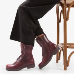 Frisia Botas de piel con forro interior de pelo.