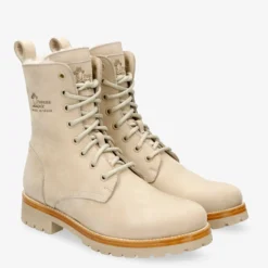 Frisia Botas de piel con forro interior de pelo.