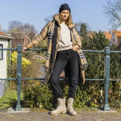 Frisia Botas de piel con forro interior de pelo.