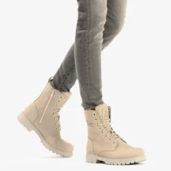 Frisia Botas de piel con forro interior de pelo.