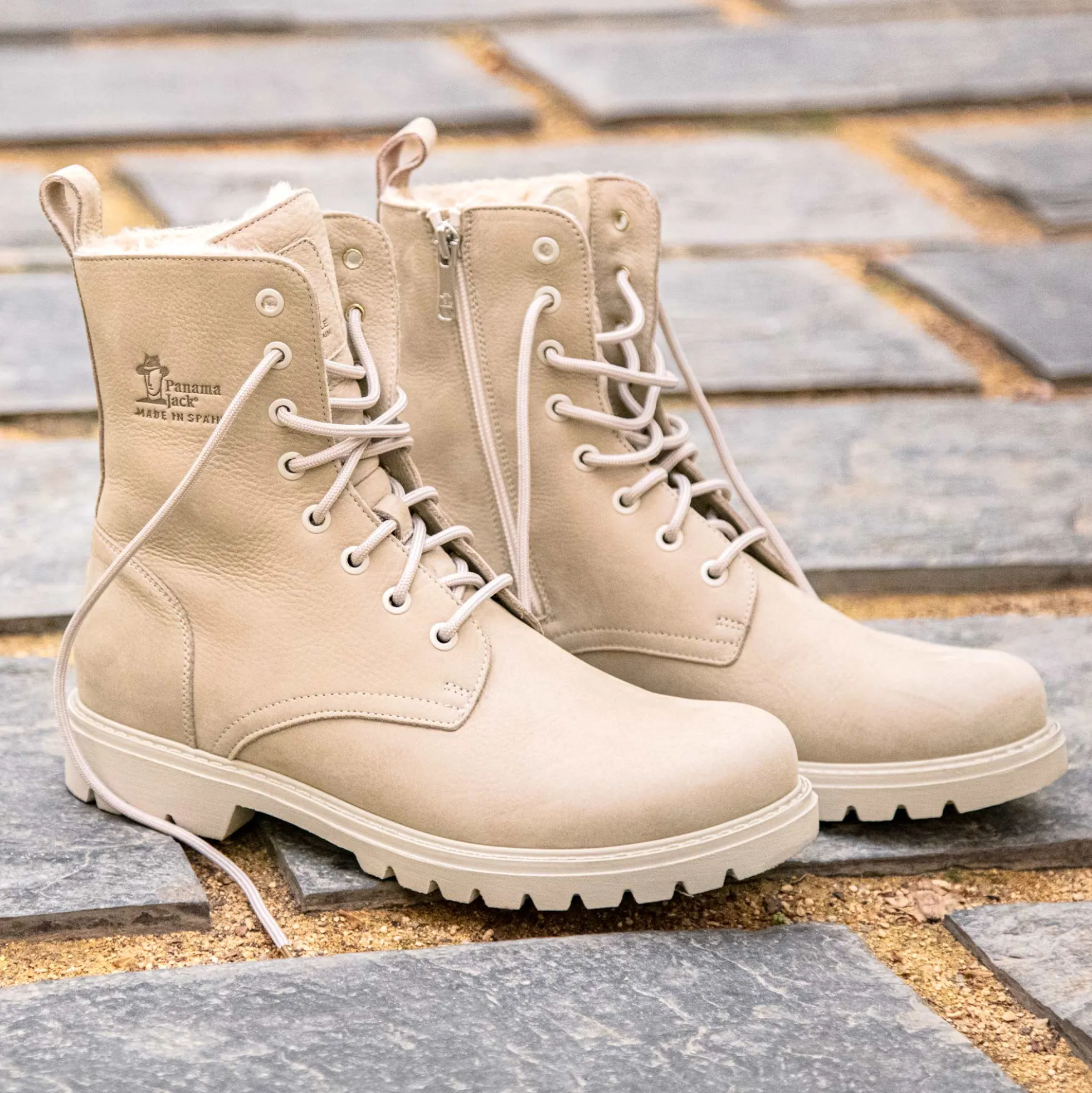 Frisia Botas de piel con forro interior de pelo.