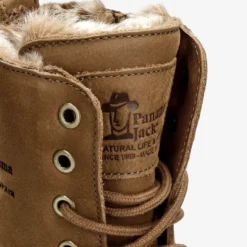 Frisia Botas de piel con forro interior de pelo.