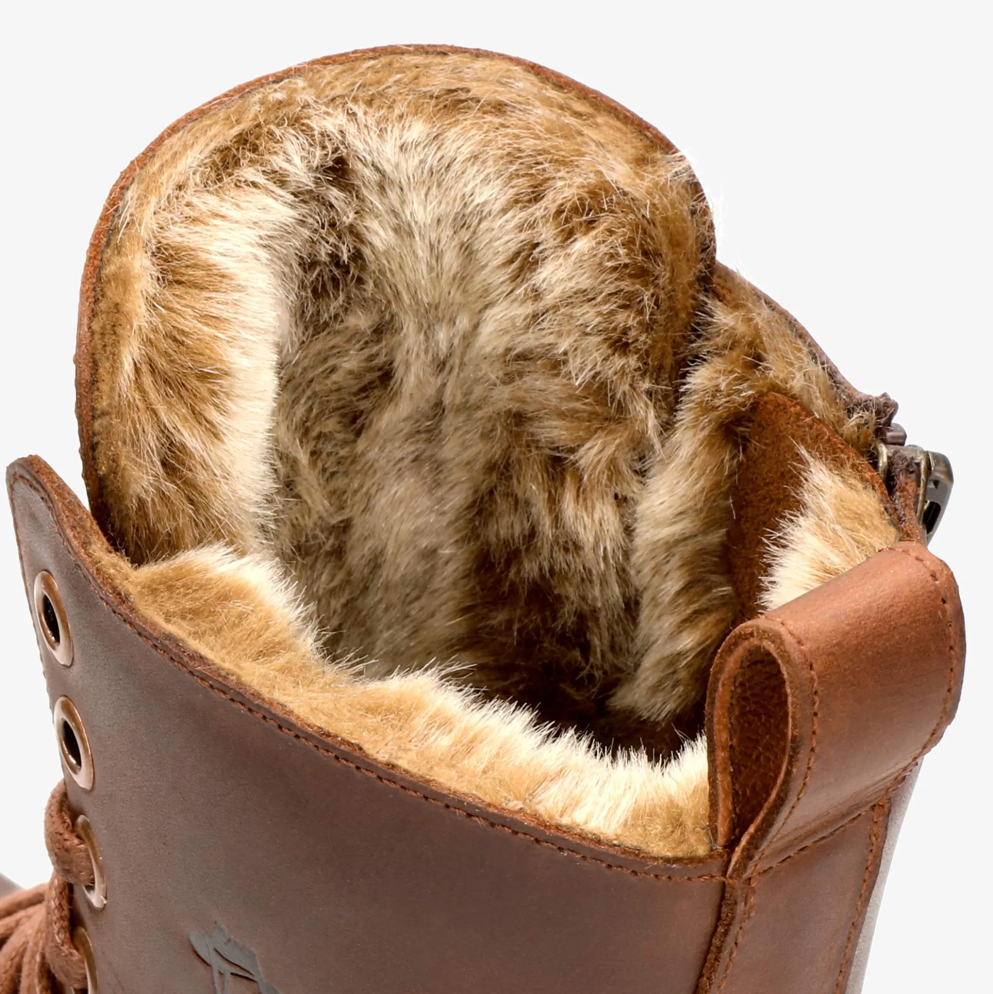 Frisia Botas de piel con forro interior de pelo.