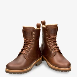 Frisia Botas de piel con forro interior de pelo.