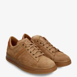 Game Sneakers de piel con forro interior de piel.