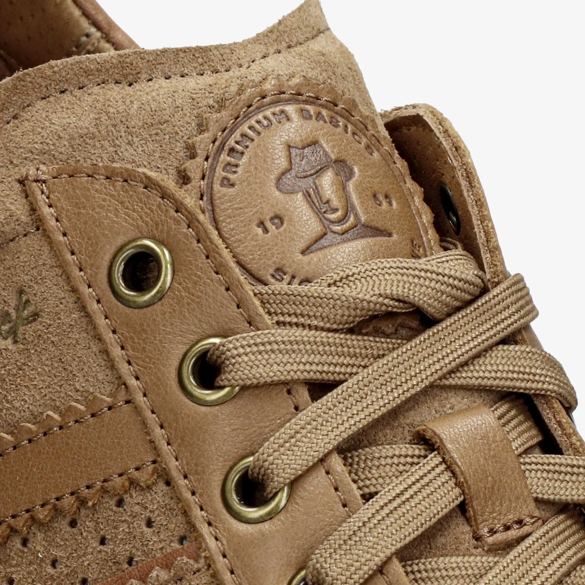 Game Sneakers de piel con forro interior de piel.