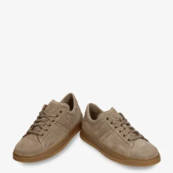 Game Sneakers de piel con forro interior de piel.