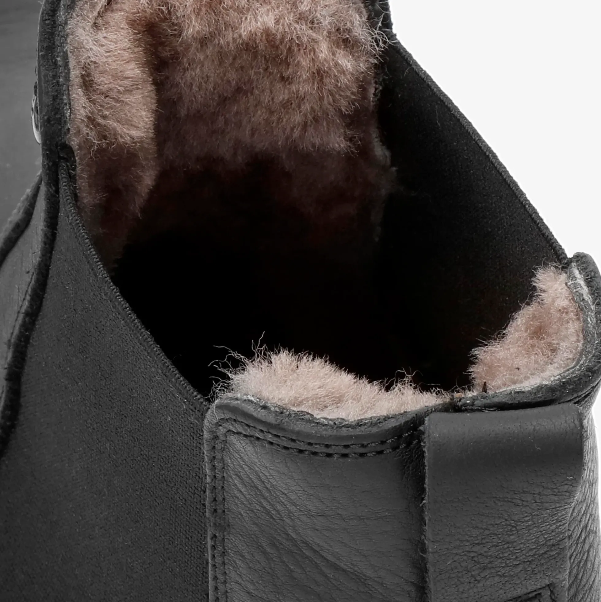 Garnock Igloo Botín de piel con forro interior de pelo natural.