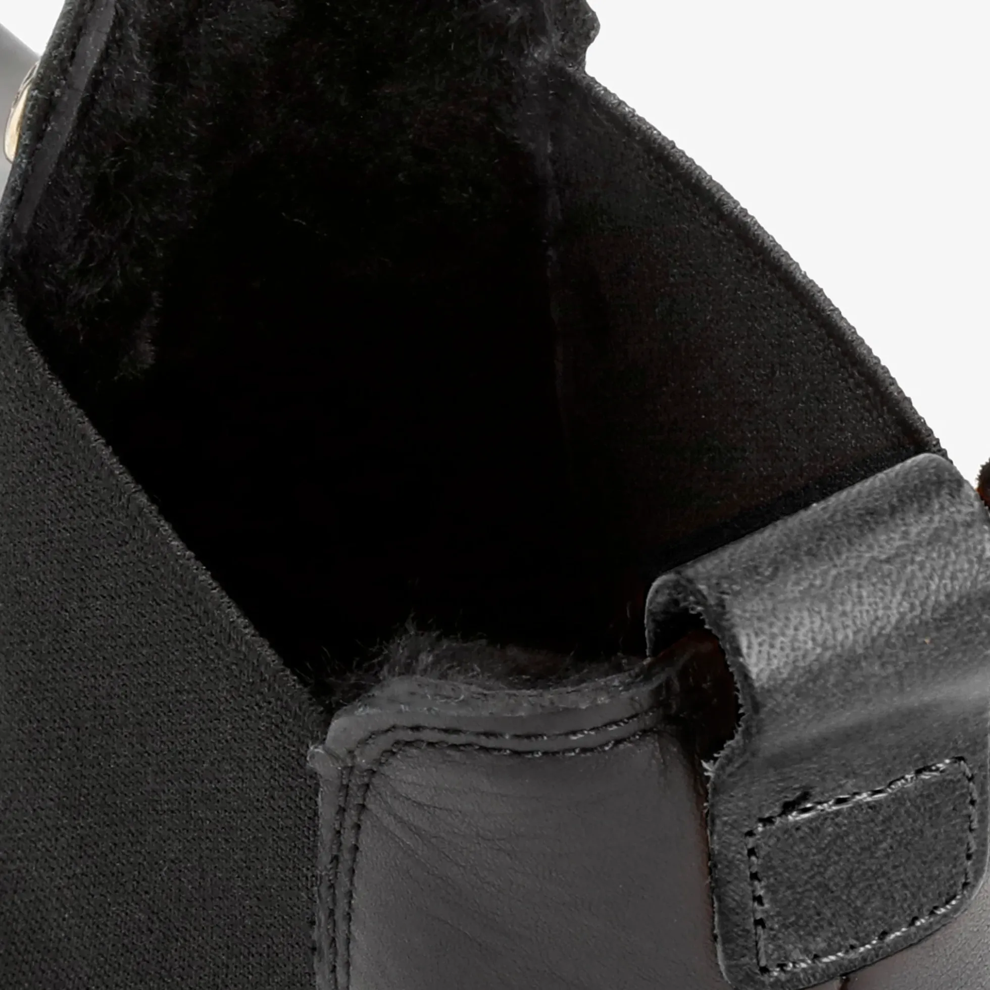 Giordana Igloo Trav Botín de piel con forro interior de pelo natural.