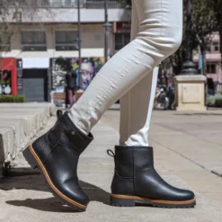 Grace Botas de piel con forro interior de pelo.