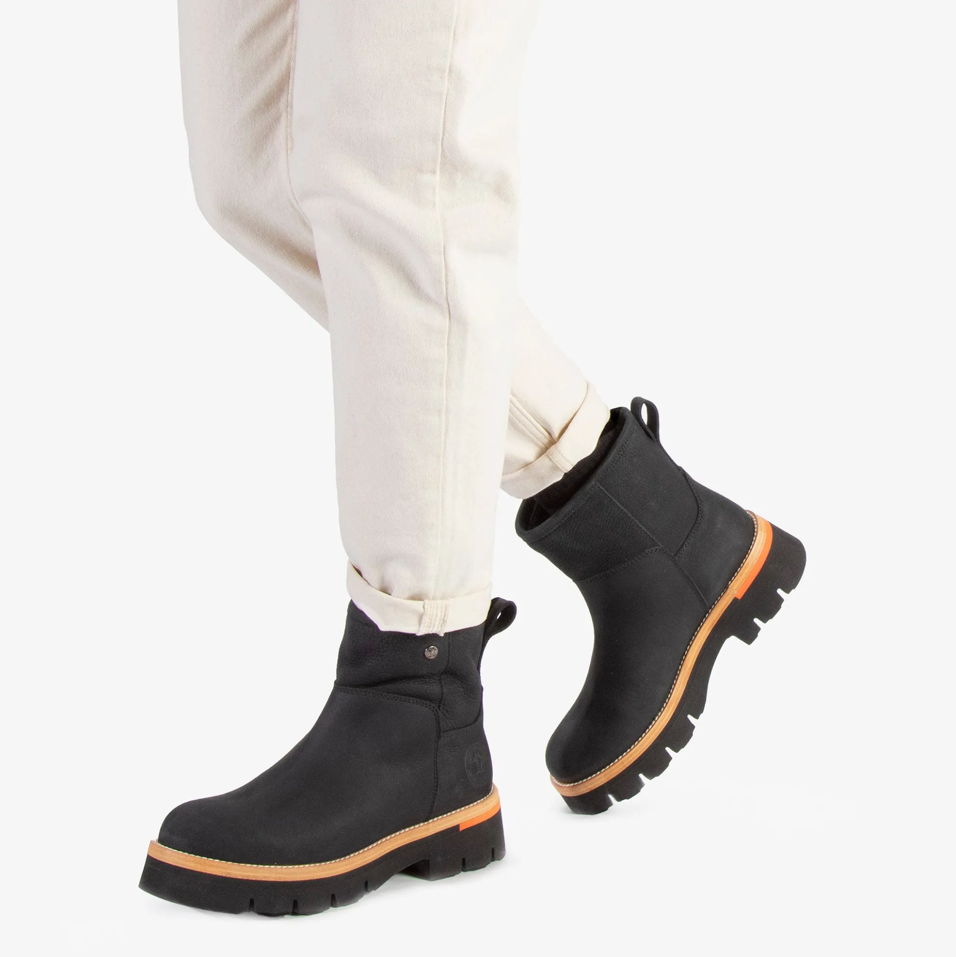 Laia Botas de piel con forro interior de pelo.