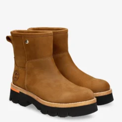 Laia Botas de piel con forro interior de pelo.