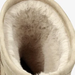 Laia Botas de piel con forro interior de pelo.