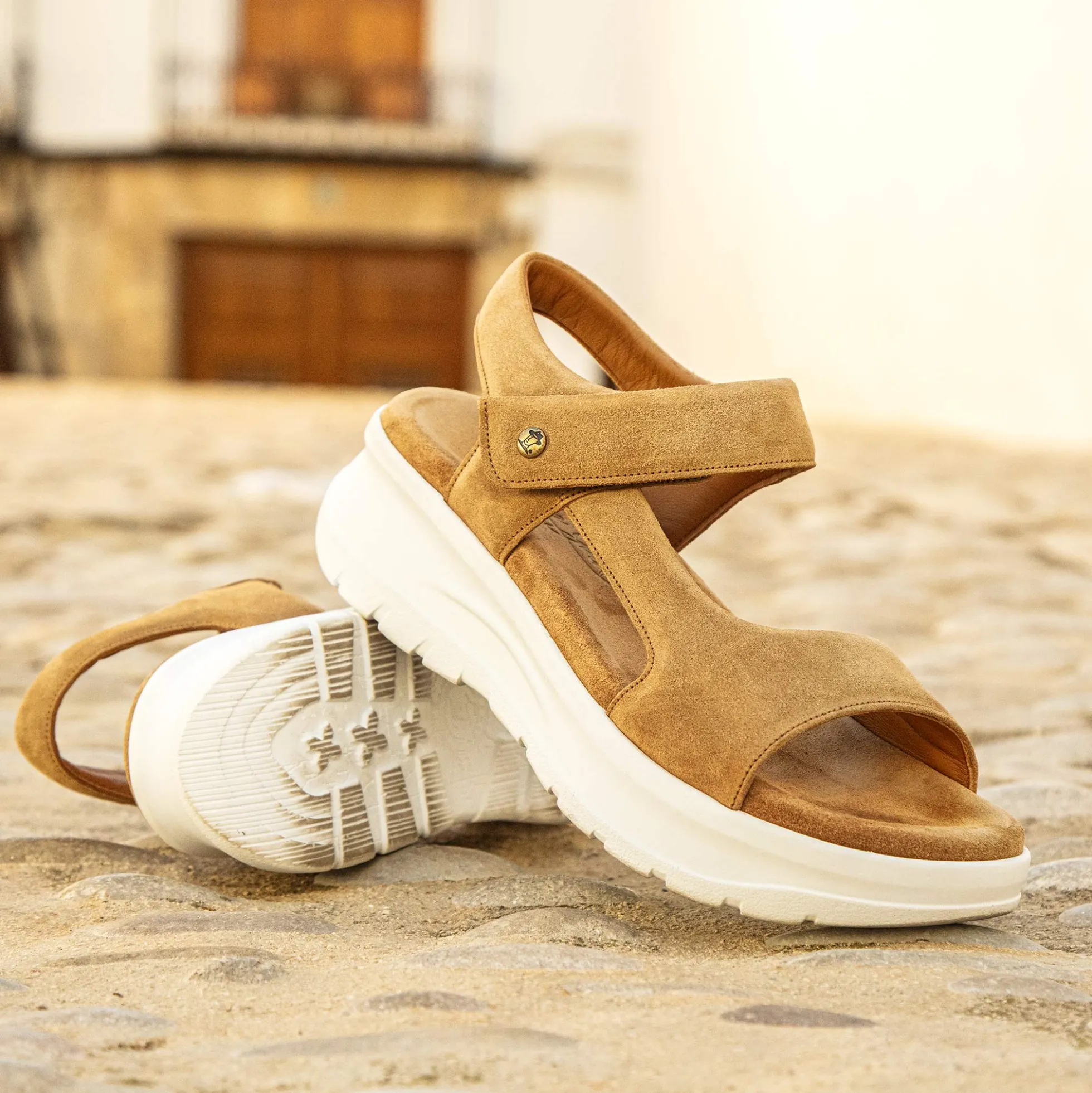 Naroa Sandalias de piel con forro interior de piel.