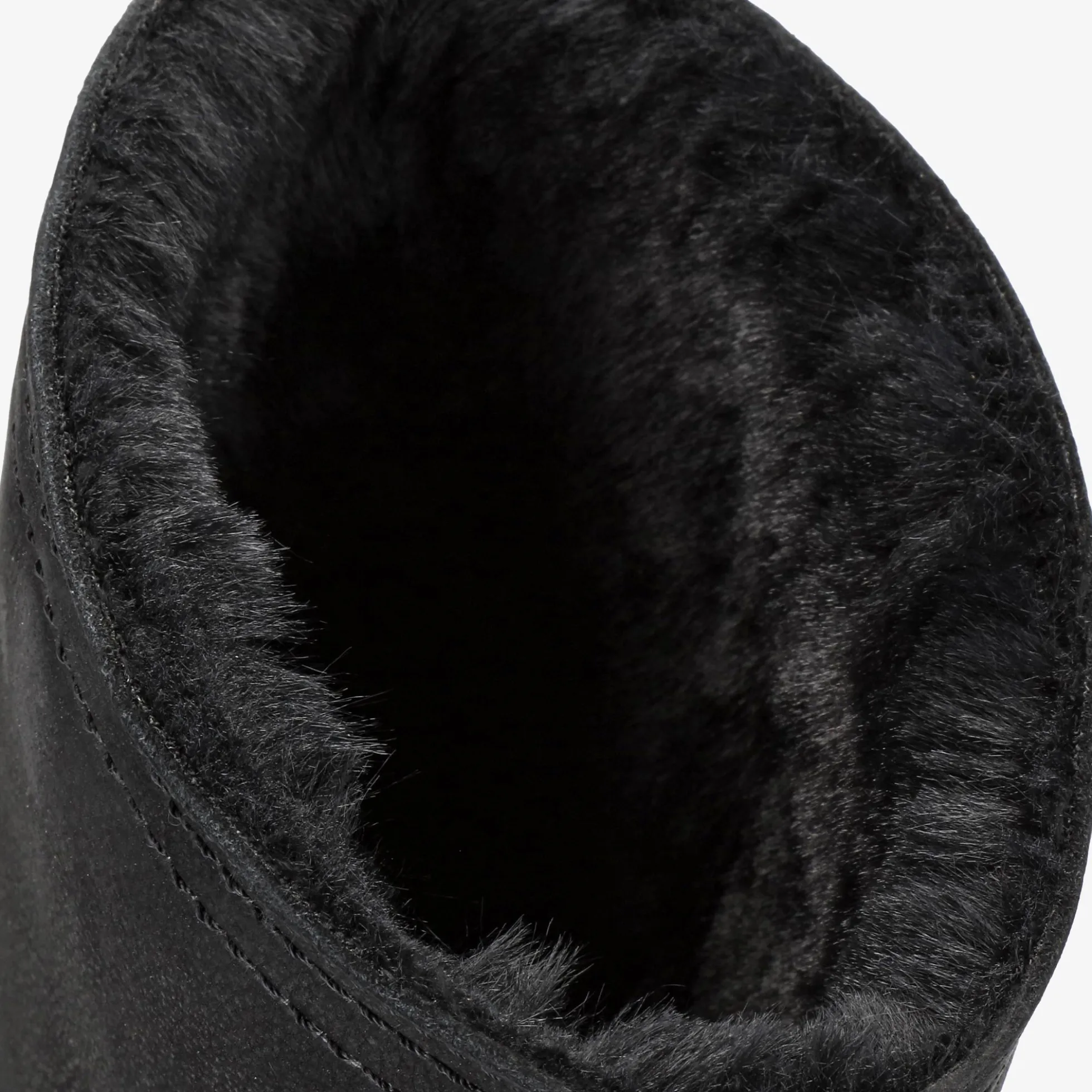 Neck Botas de piel con forro interior de pelo.
