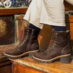 Padma Botas de piel con forro interior de pelo.