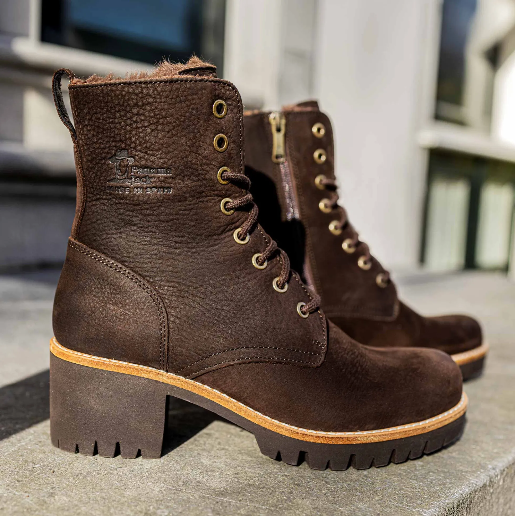 Padma Botas de piel con forro interior de pelo.