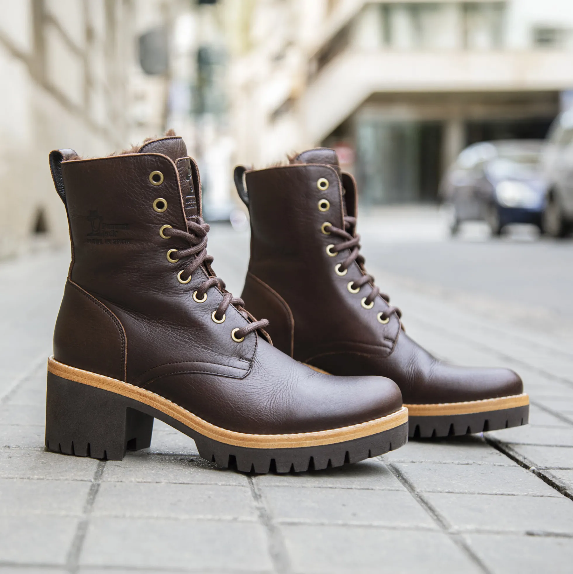 Padma Botas de piel con forro interior de pelo.