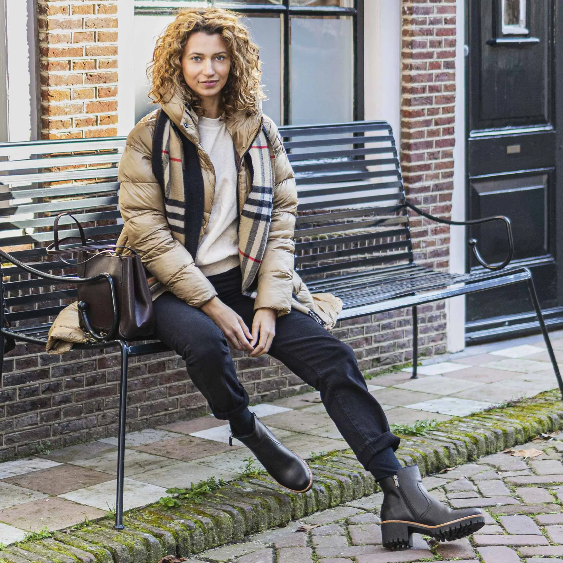 Pauline Trav Botín de piel con forro interior de pelo.