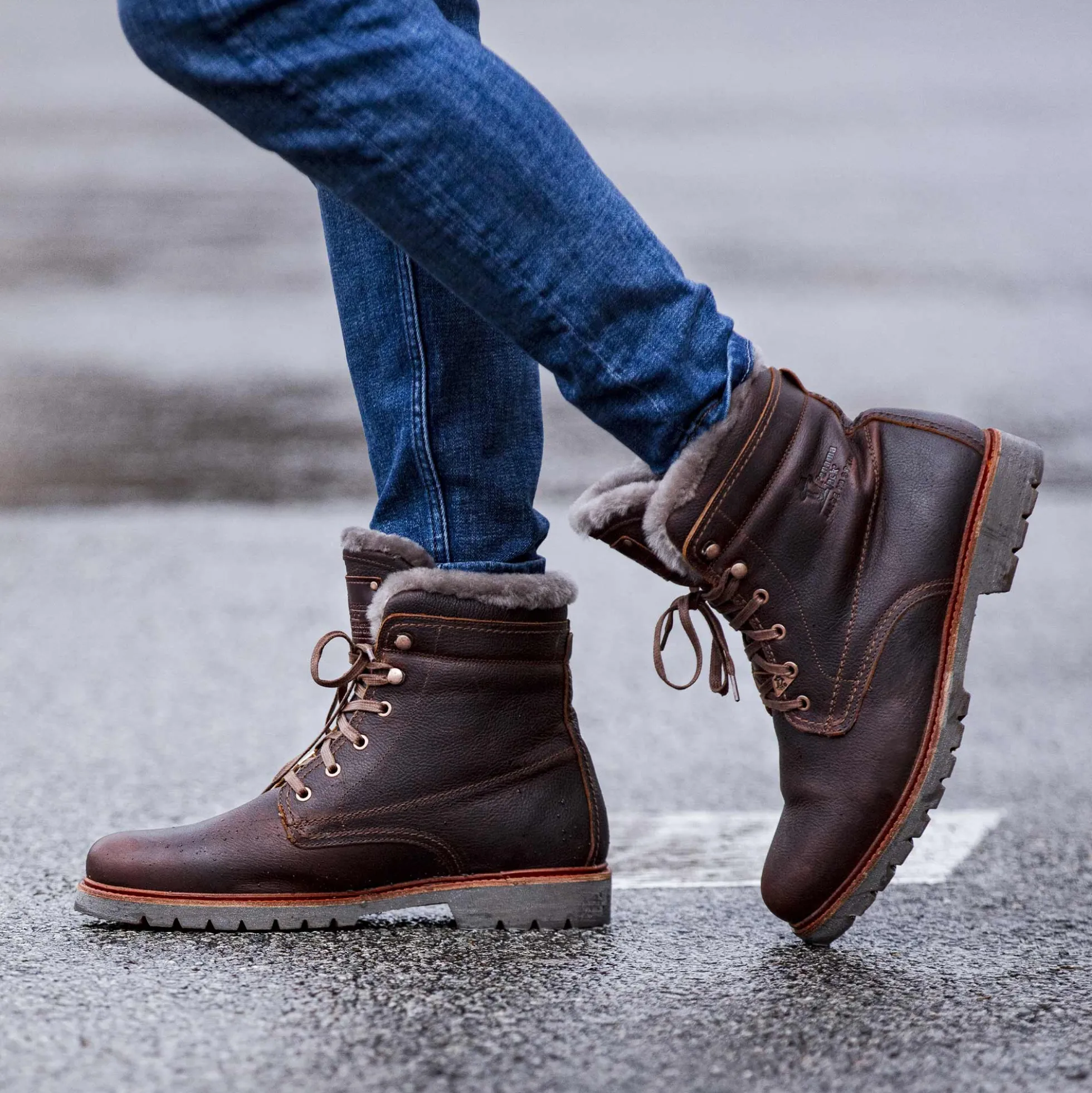 P03 Aviator Igloo Botas de piel con forro interior de pelo natural.