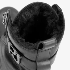 Paz Botas de piel con forro interior de pelo.