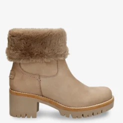 Piola Botas de piel con forro interior de pelo.