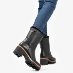 Piola Botas de piel con forro interior de pelo.