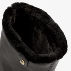 Piola Botas de piel con forro interior de pelo.