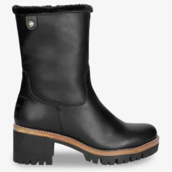 Piola Botas de piel con forro interior de pelo.